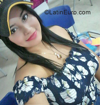 Date this gorgeous Colombia girl Carolina from Barranquilla CO21281