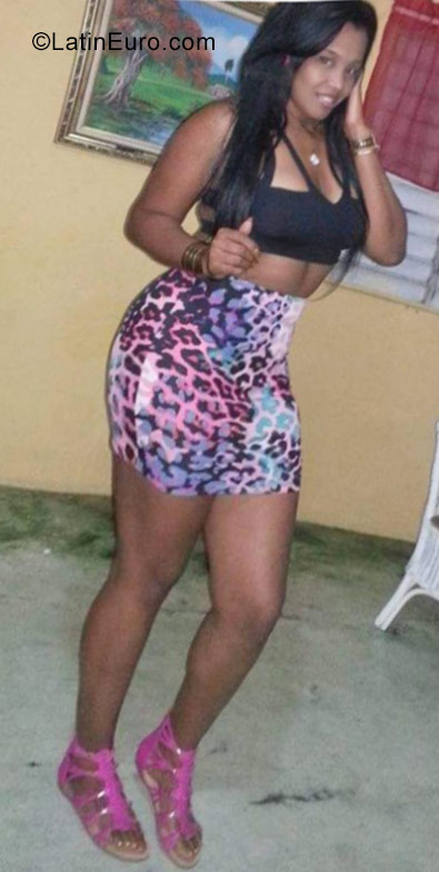 Date this hard body Dominican Republic girl Caterin from San Cristobal DO28637