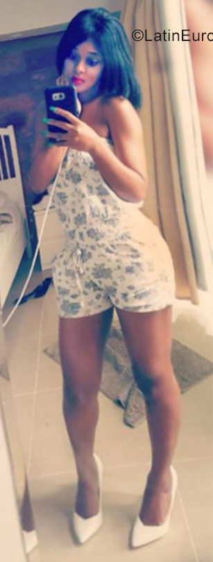 Date this hot Dominican Republic girl Anny from Santo Domigo DO30931