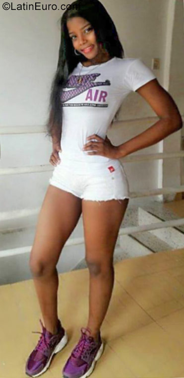 Date this lovely Colombia girl Linda from Cali CO21556