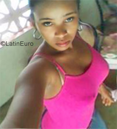 Date this passionate Dominican Republic girl Ive from Bonao DO28853