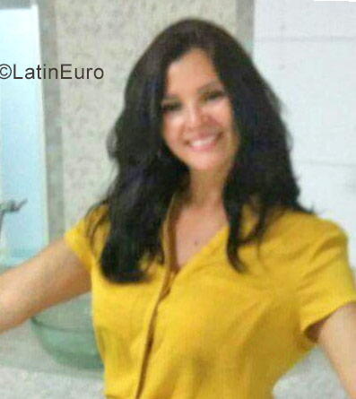 Date this nice looking Brazil girl Sue from Palmas BR10058