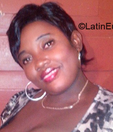 Date this sensual Jamaica girl Tenieka from St. Ann JM2449