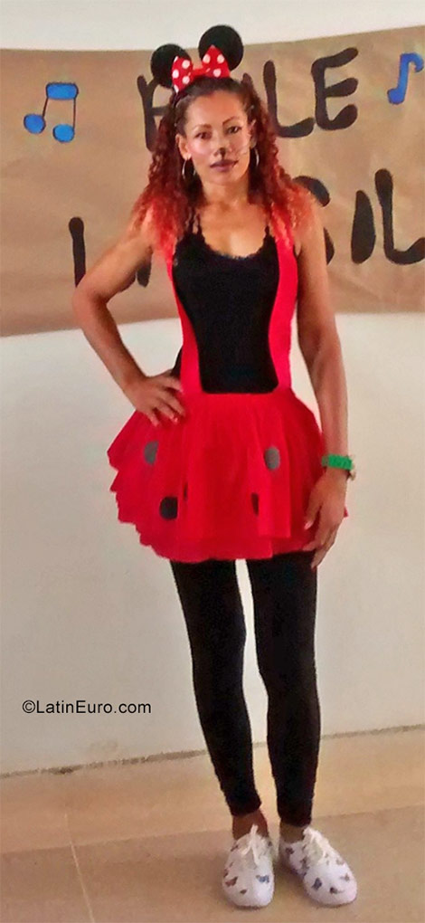 Date this cute Colombia girl Beatriz from Medellin CO21643