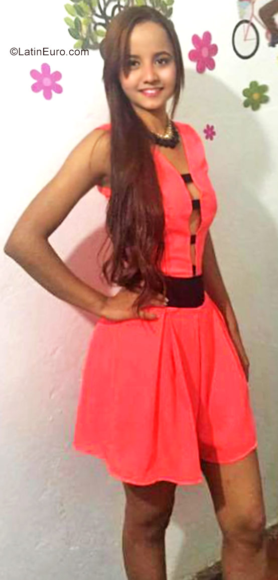 Date this foxy Colombia girl Yulieth camargo from Caucasia CO22620