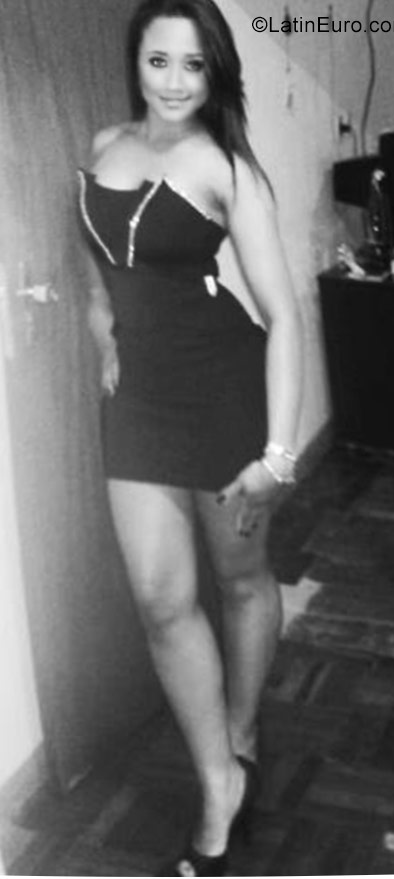 Date this happy Brazil girl Marina from Patrocinio BR10065