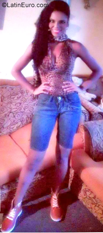 Date this exotic Colombia girl Liza from Buenaventura CO21681