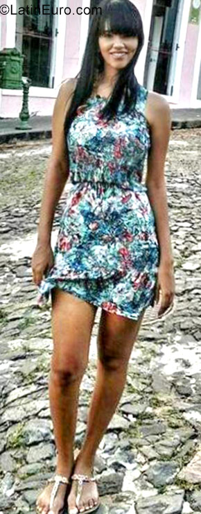 Date this nice looking Brazil girl Linne from Jundiai BR10069