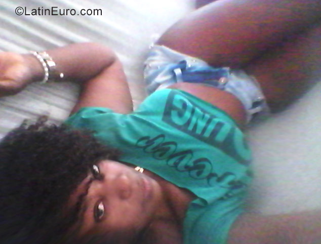 Date this funny Brazil girl Catiene from Salvador BR10594