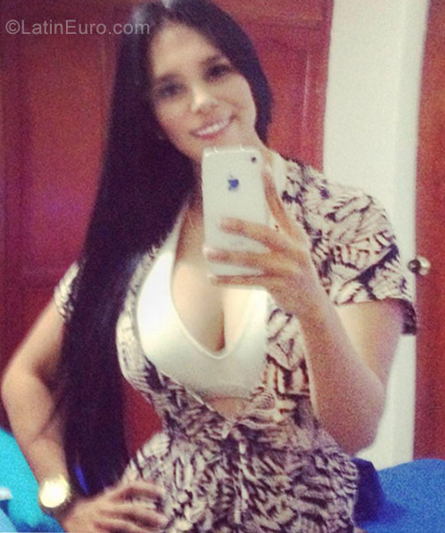 Date this fun Colombia girl Paulina from Bogota CO21716