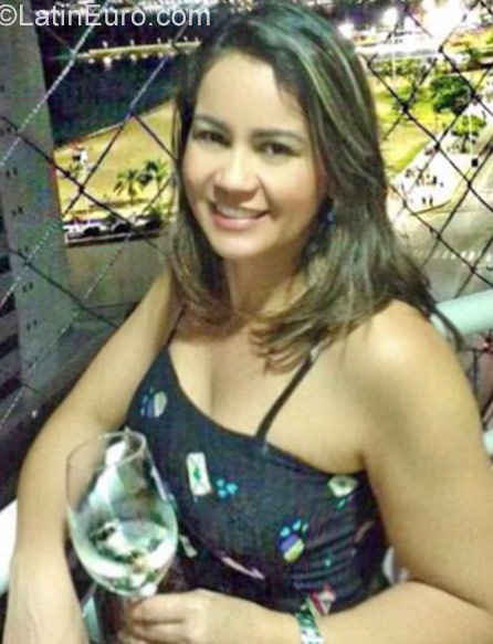 Date this happy Brazil girl Lucvania from Fortaleza BR10086