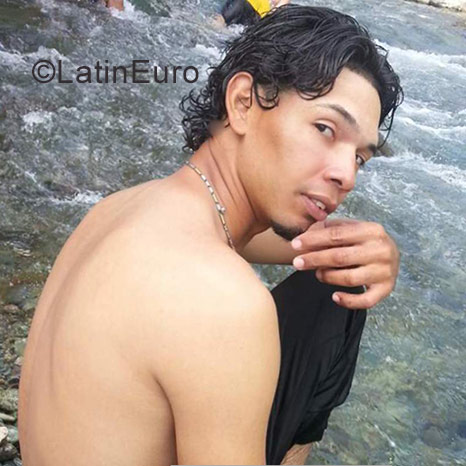 Date this foxy Dominican Republic man Joezmin pujols from Bonao DO29479