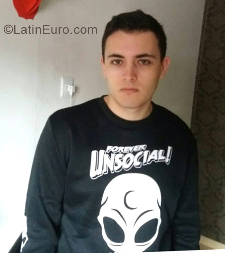 Date this young Brazil man Lucas from Ponta Grossa BR10125