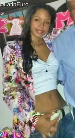 Date this nice looking Colombia girl Jennifer from Cali CO21949