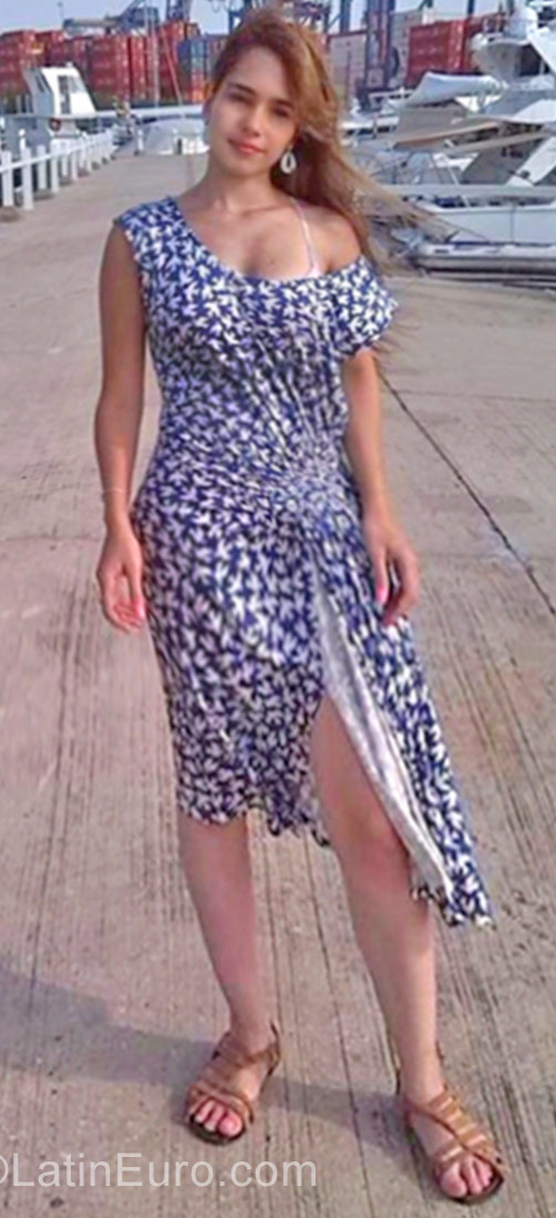 Date this hot Colombia girl Marisol from Medellin CO22000