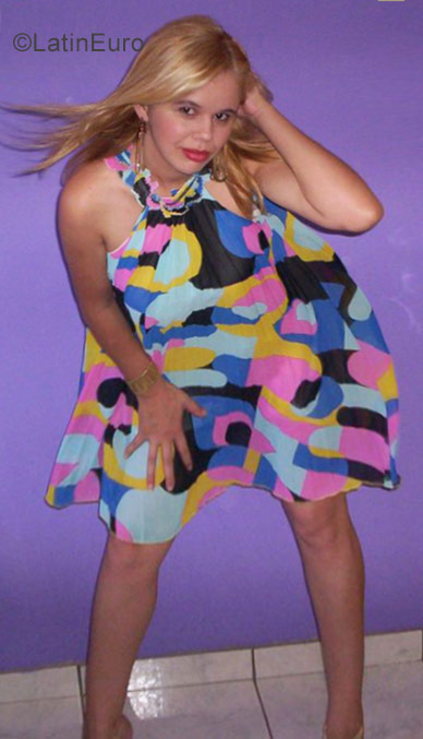 Date this voluptuous Brazil girl Silvane from Ponte Nova BR10484