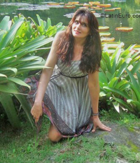 Date this stunning Brazil girl Maria Aparecida from Rio De Janeiro BR10176