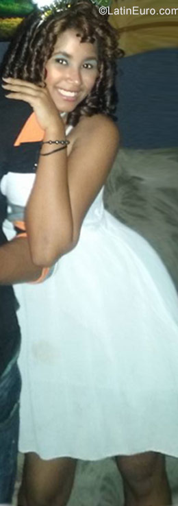 Date this athletic Dominican Republic girl Nicol from Santo Domingo DO29777