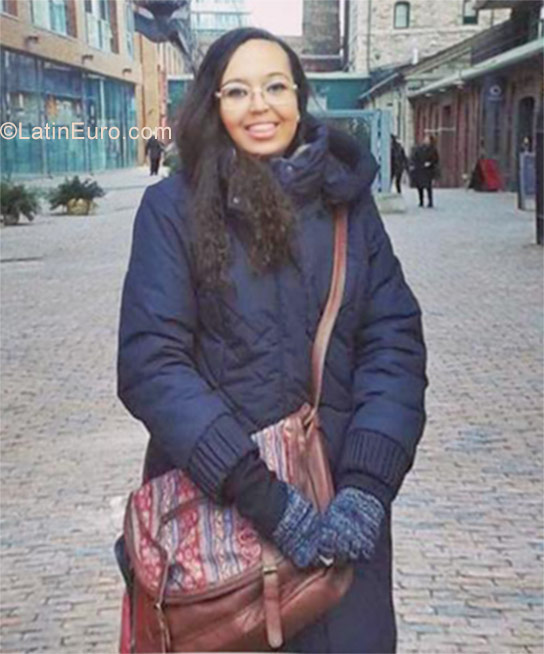 Date this delightful Brazil girl Gabriela from Belo Horizonte BR10195