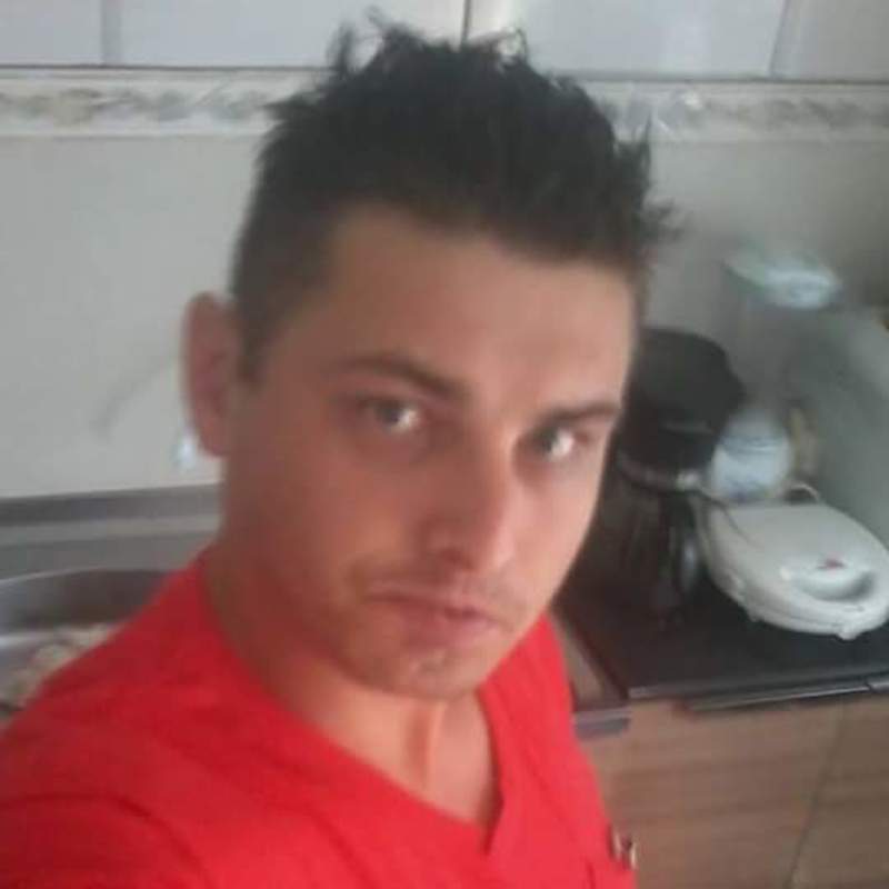 Date this tall Brazil man Johnny ricardo from Joinville Sc BR10213