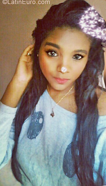 Date this lovely Dominican Republic girl Vanesa from Santo Domingo DO40059