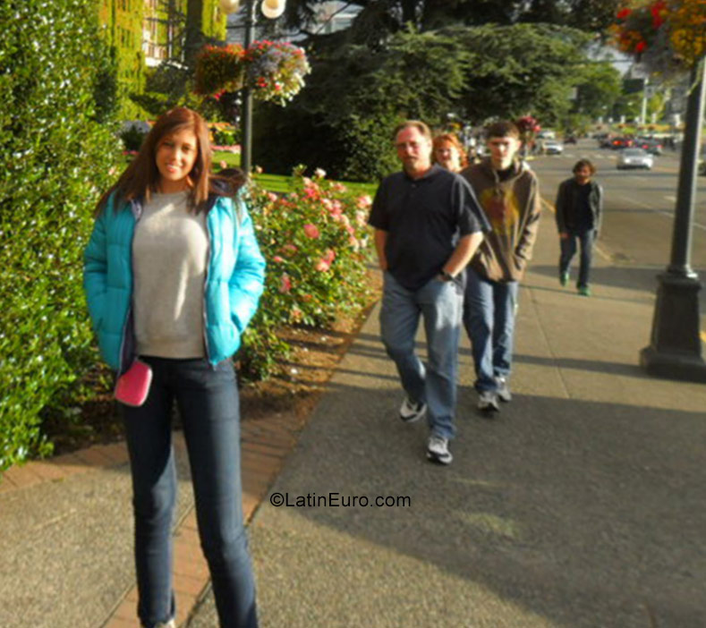 Date this delightful Colombia girl Angela Ma from Bogota CO22159