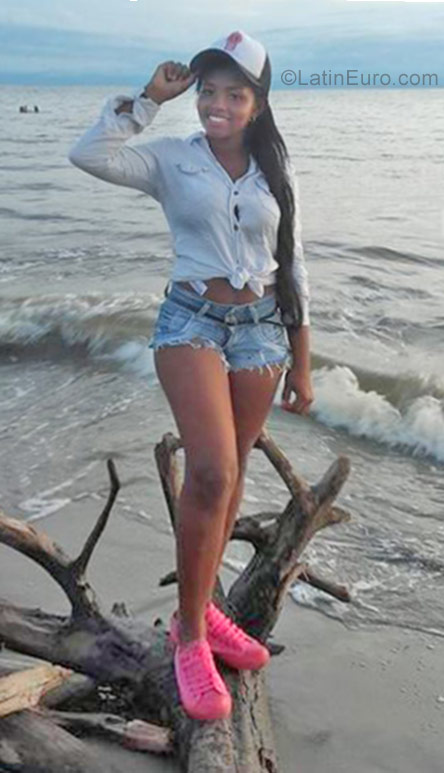 Date this cute Colombia girl Tatiana from Medellin CO25886