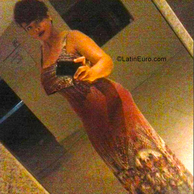 Date this cute Canada girl Daniele from Recife CA775
