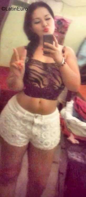 Date this attractive Colombia girl Vanesa from Bogota CO22230