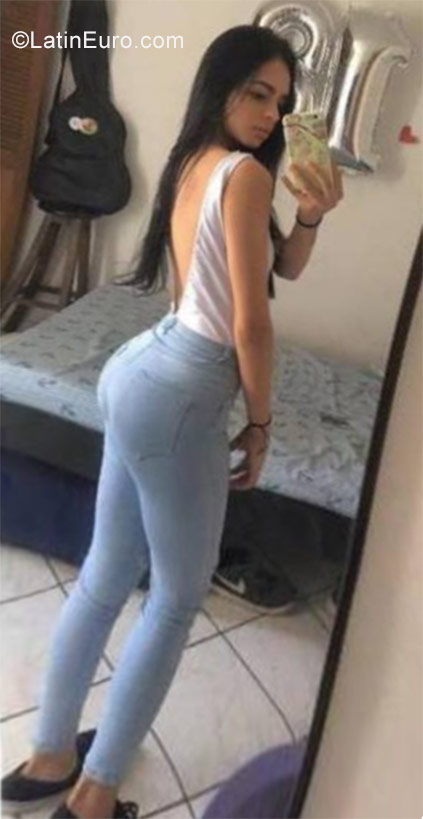 Date this tall United States girl Irina becker from Dallas US18624