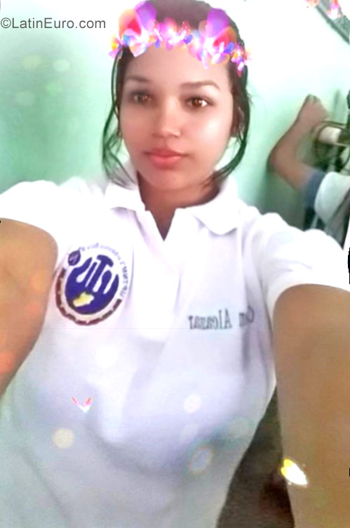 Date this funny Venezuela girl Carmen from El Tigre VE883