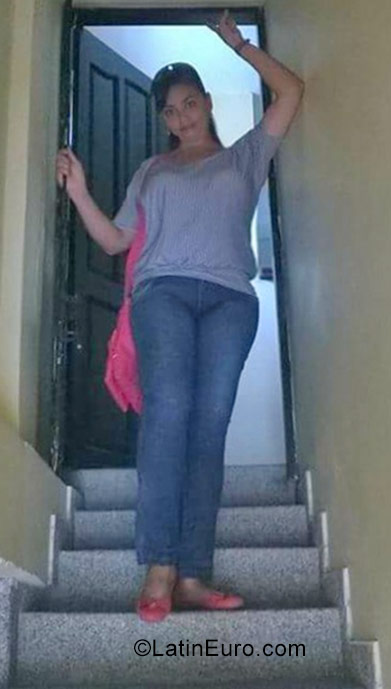 Date this hot Colombia girl Monica from Barranquilla CO30849