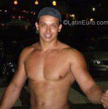 Date this cute Brazil man Marcos from Curitba BR10269