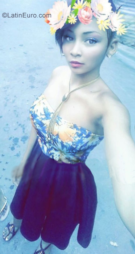 Date this stunning Dominican Republic girl Elianny from La Romana DO30294