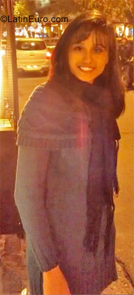 Date this charming Brazil girl Jennifer from Santos BR10275