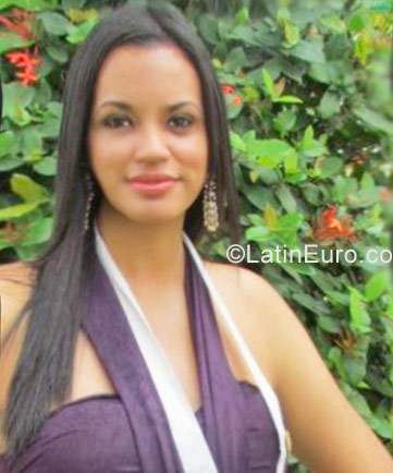 Date this foxy Venezuela girl Milagros from El Tigre VE930