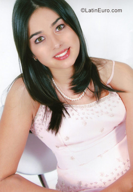 Date this sensual Brazil girl Camila from Cascavel BR10285