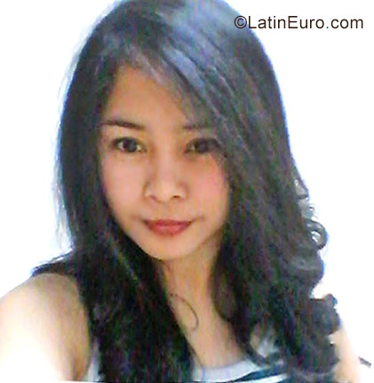 Date this exotic Philippines girl Robelyn from Caba PH982