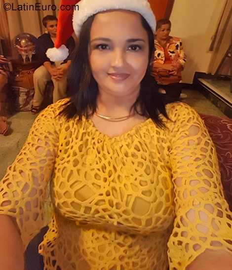 Date this sultry Honduras girl Yesenia from La Ceiba HN2358