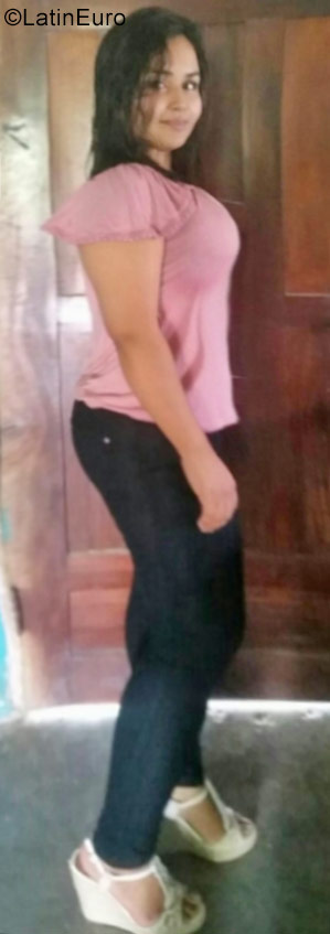 Date this exotic Honduras girl Gisel from El Negrito HN2360