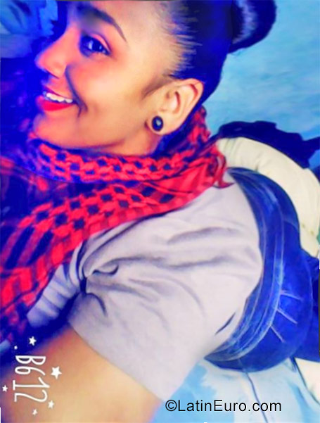 Date this pretty Venezuela girl Alejandra from Caracas VE948