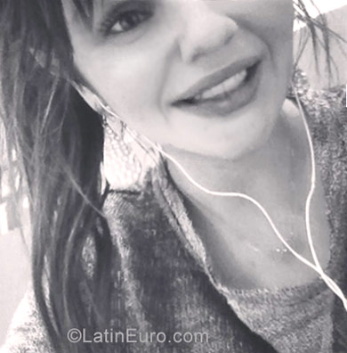 Date this nice looking France girl Laura from Plouezec FR260