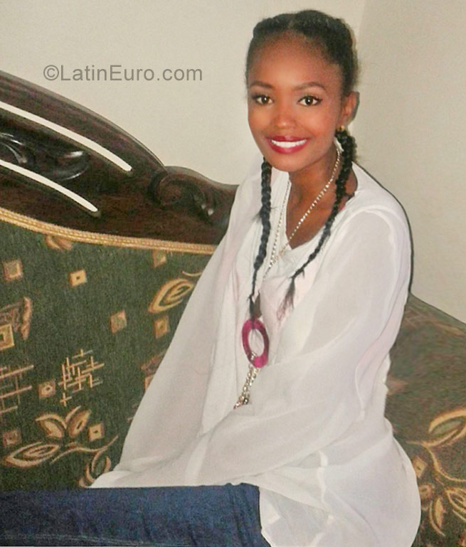 Date this young Colombia girl Samanta from Bogota CO22354