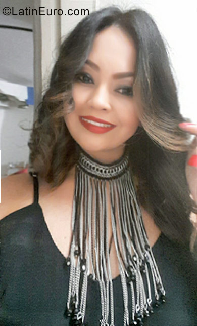 Date this hot Colombia girl Ru from Medellín CO22366