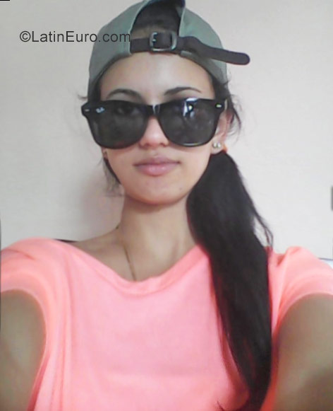 Date this delightful Cuba girl Isell from Camaguey CU113