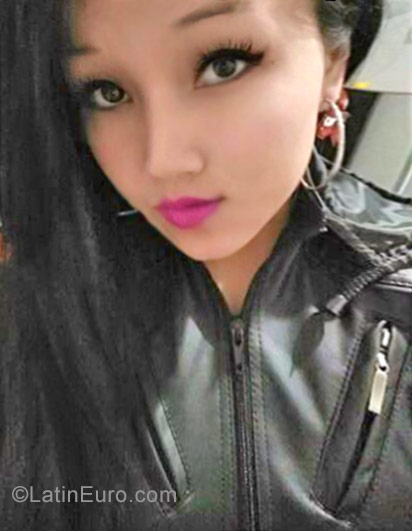 Date this nice looking Colombia girl Andrea from Bogota CO22414