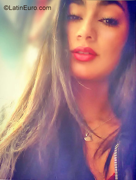 Date this passionate Colombia girl Valery from Bogota CO22422