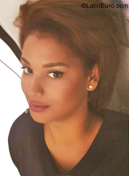 Date this hard body Colombia girl Kely from Cartagena CO22424