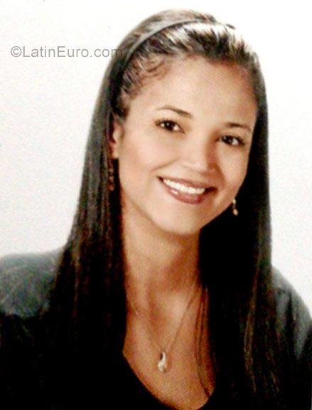 Date this charming Colombia girl Lis from Cartagena CO22430