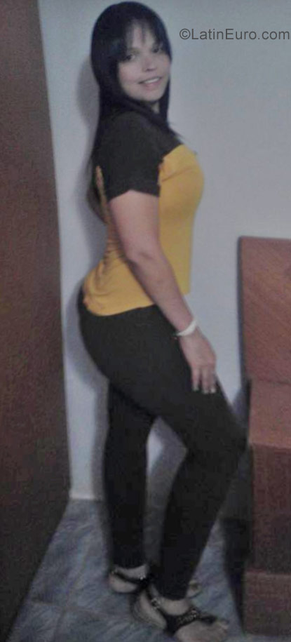 Date this charming Venezuela girl Alexandra from Cabimas VE975